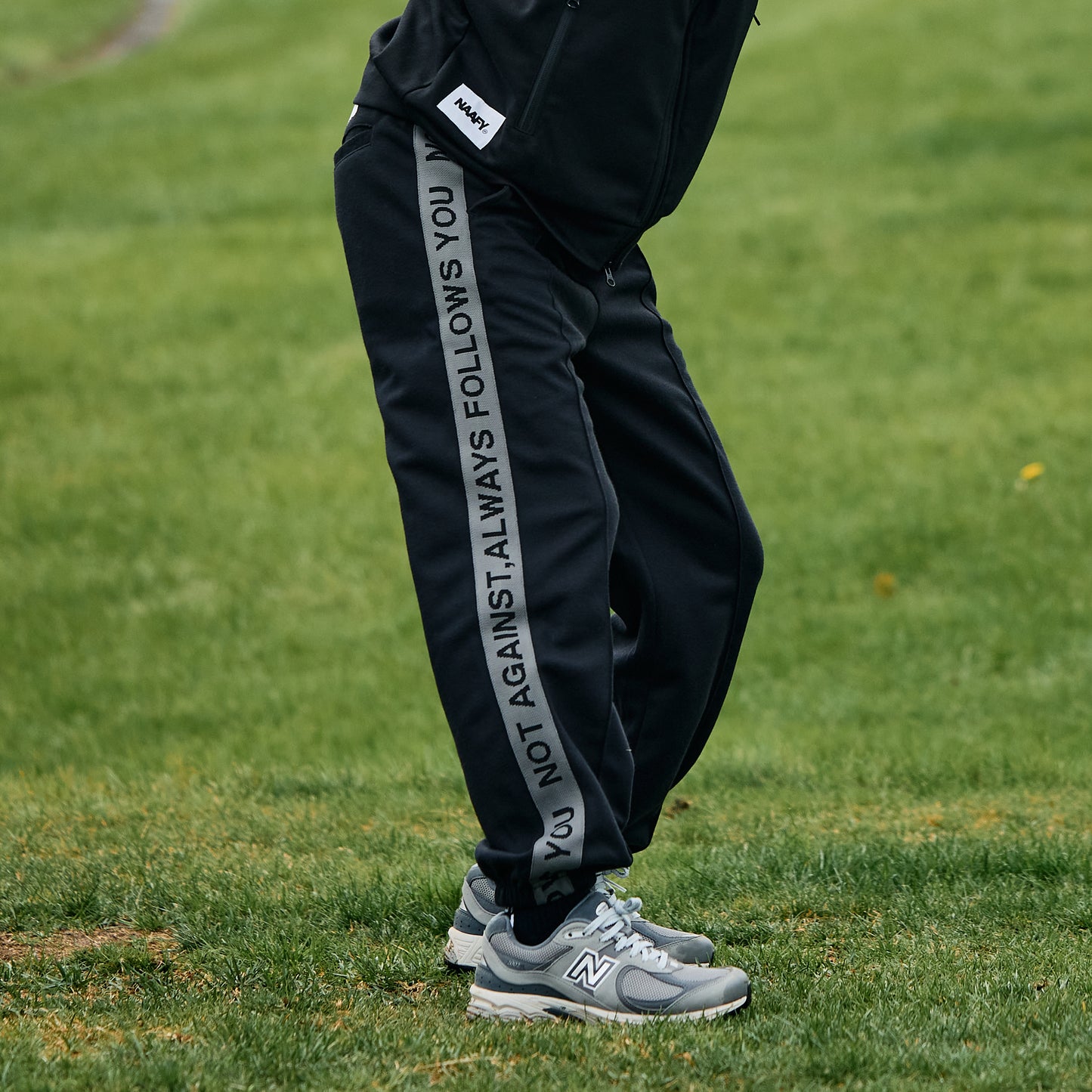 LINE TRACK PANT