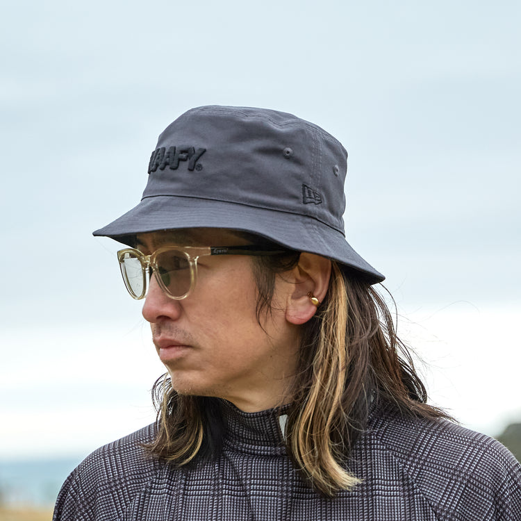 NEWERA® REVERSIBLE BUCKET HAT